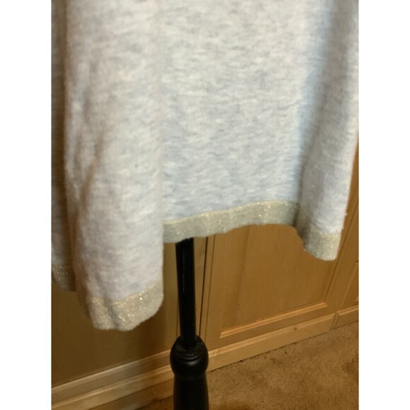 Lilly Pulitzer Women’s S Soft Charla Top With Gold Trim And Ruffled Long Sleeves - Picture 4 of 11